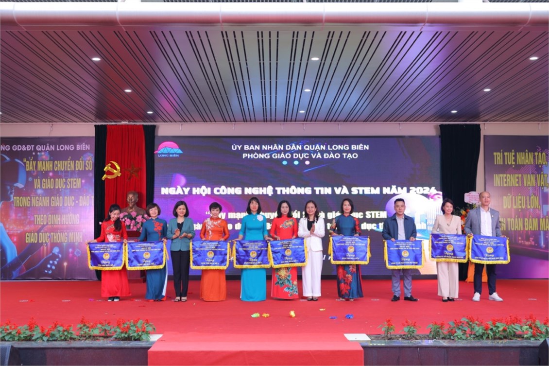 Tưng bừng Ngày hội CNTT và STEM năm 2024
 ngành GDĐT quận Long Biên