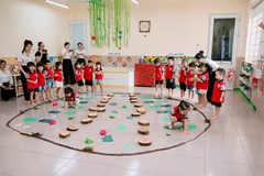 Tổ chức kiến tập chuyên đề “Đổi mới hình thức tổ chức hoạt động cho trẻ Làm quen với Toán  tại trường mầm non Phúc Đồng