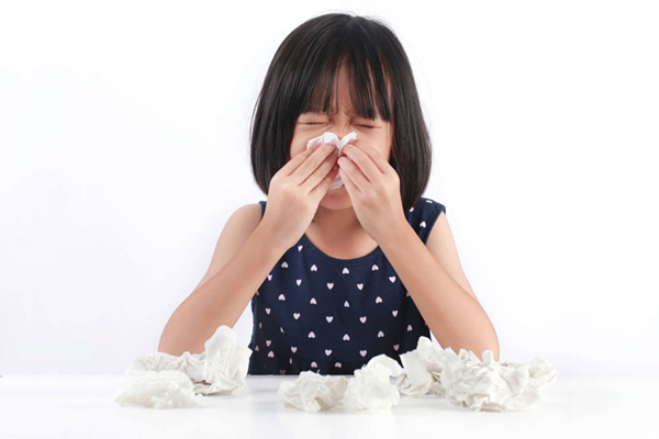Những điều cần biết về viêm mũi xoang ở trẻ khi giao mùa