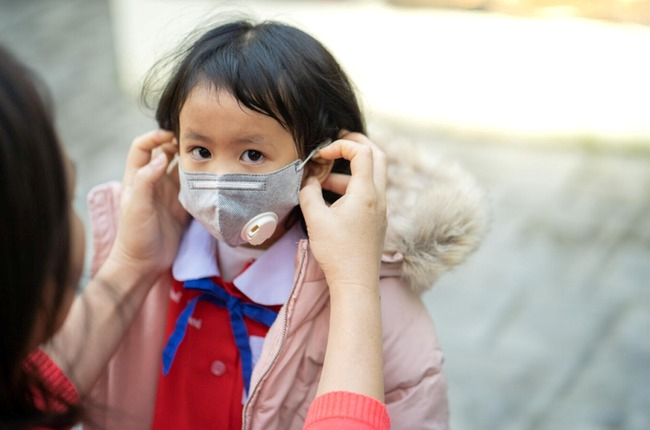 Cách phòng bệnh viêm mũi lúc giao mùa cho con