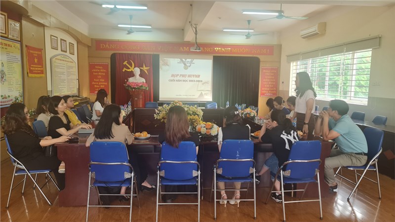 Trường mầm non Đô thị Việt Hưng tổ chức họp phụ huynh tổng kết năm học