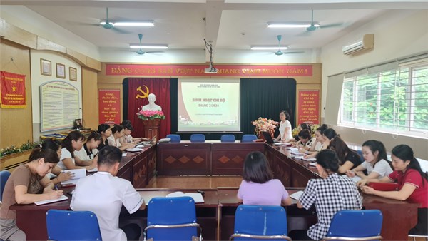 Chi bộ Trường mầm non Đô thị Việt Hưng tổ chức sinh hoạt chi bộ tháng 7 năm 2024