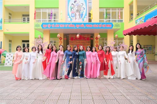 Trường mầm non Đức Giang hưởng ứng  Tuần lễ áo dài 