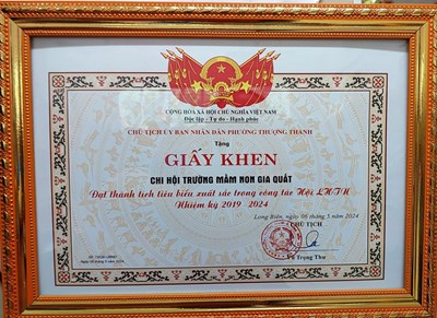 Chi hội Trường mầm non Gia Quất đã đạt thành tích tiêu biểu xuất sắc trong công tác hội LHTN và được nhận giấy khen của chủ tịch UBND phường Thượng Thanh.