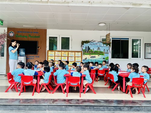 Lớp C3 với  Hoạt động trải nghiệm  Bé với tết hàn thực . Gv: Nguyễn Thị Hồng Thảo