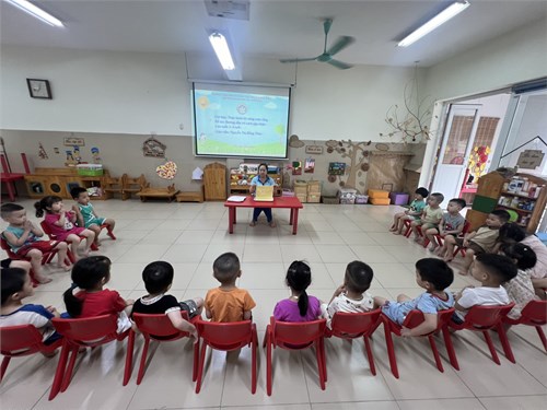 Lớp MGB C3 với giờ học thực hành kỹ năng cuộc sống   Gấp khăn mặt .Gv: Nguyễn Thị Hồng Thảo