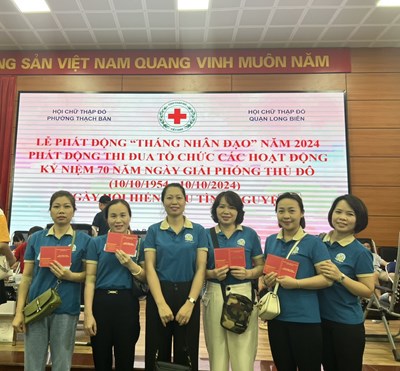 CBGVNV trường MN Hoa Mai tham gia hiến máu nhân đạo