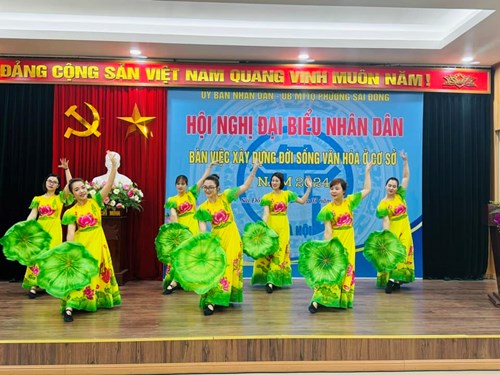 CBGVNV trường Mầm non Hoa Trạng Nguyên đã tham gia biểu diễn văn nghệ cho Hội nghị Đại biểu nhân dân “Bàn việc xây dựng đời sống văn hoá ở cơ sở” năm 2024 do Phường Sài Đồng tổ chức