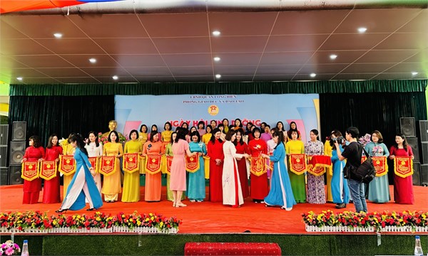 Trường mầm non Hoa Trạng Nguyên đã hoàn thành xuất sắc nhiệm vụ trong ngày hội dinh dưỡng cấp học mầm non quận Long Biên năm học: 2023-2034