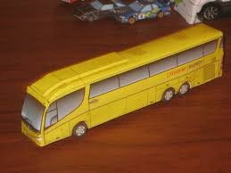 Mô hình xe buýt đồ chơi bằng giấy