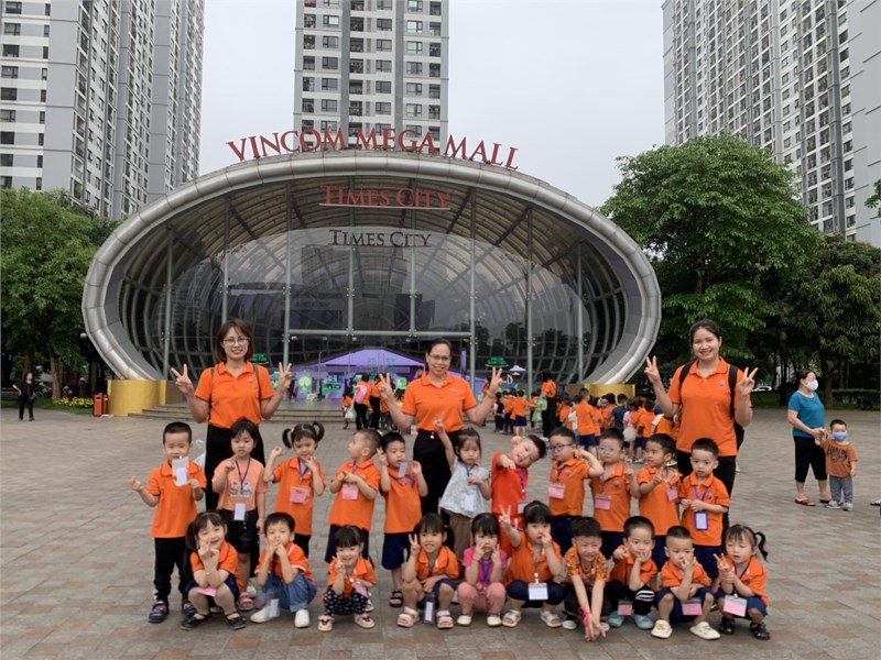 Trường Mầm non Long Biên tổ chức cho trẻ đi thăm quan trải nghiệm tại Khu vui chơi VinKE