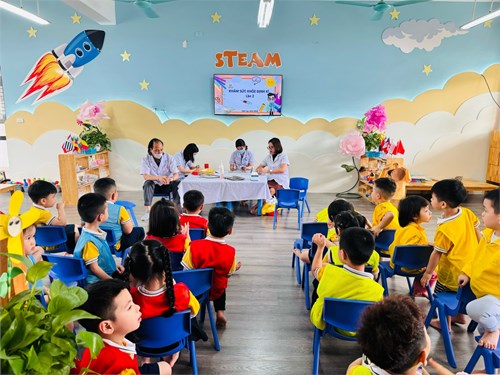 Nhà trường phối hợp với TYT phường Thượng Thanh khám sức khỏe định kỳ lần 2