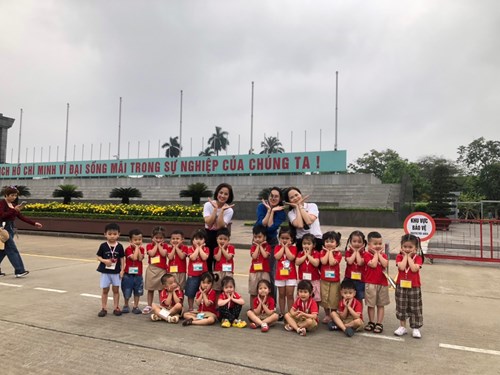 Các bé lớp MGB C3 tham quan, trải nghiệm thực tế tại Lăng Bác Hồ và Rạp xiêc Trung ương Việt Nam