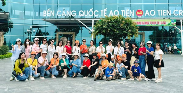 Hoạt động Công đoàn: Đoàn viên công đoàn nhà trường thăm quan du lịch tại Đảo Quan Lạn - Quảng Ninh