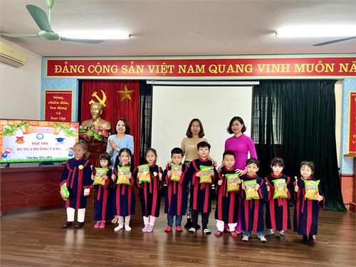 Hội thi “Rung chuông vàng” dành cho học sinh lớp mẫu giáo lớn, trường mầm non Sơn Ca năm học 2023 - 2024