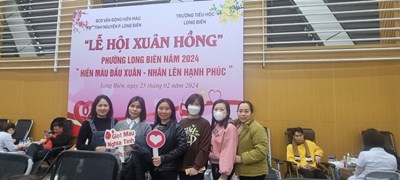 Trường MN Thạch Cầu tham gia chương trình   Lễ Hội Xuân Hồng  do BCĐ hiến máu tình nguyện phường Long Biên tổ chức.