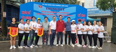 Trường MN Thạch Cầu tham gia chạy giải báo Hà Nội mới lần 49 vì Hòa Bình. Hưởng ứng ngày chạy OLYMPIC vì sức khỏe toàn dân năm 2024 tại phường Long Biên.