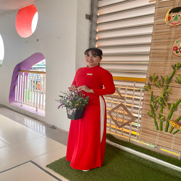 Cô giáo Nguyễn Thị Thu Hiền là một trong những giáo viên giàu nhiệt huyết, luôn gương mẫu đi đầu trong mọi hoạt động của nhà trường.