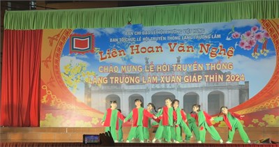 Cô và trò Trường mầm non Việt Hưng tham gia biểu diễn văn nghệ mừng Lễ hội truyền thống Làng Trường Lâm năm 2024!