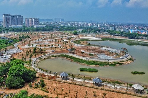 Cận cảnh công viên gần 94 tỷ sắp hoàn thành chào mừng 20 năm thành lập quận Long Biên