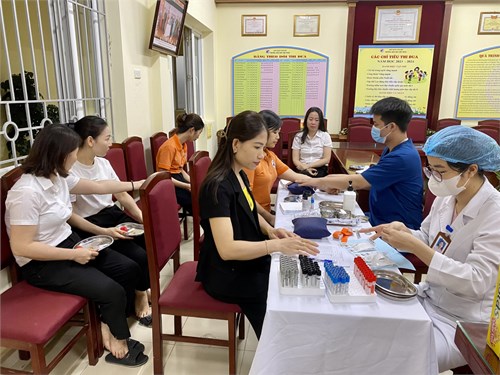 Trường MN Việt Hưng tổ chức khám sức khoẻ định kỳ cho CBGVNV nhà trường năm 2024.