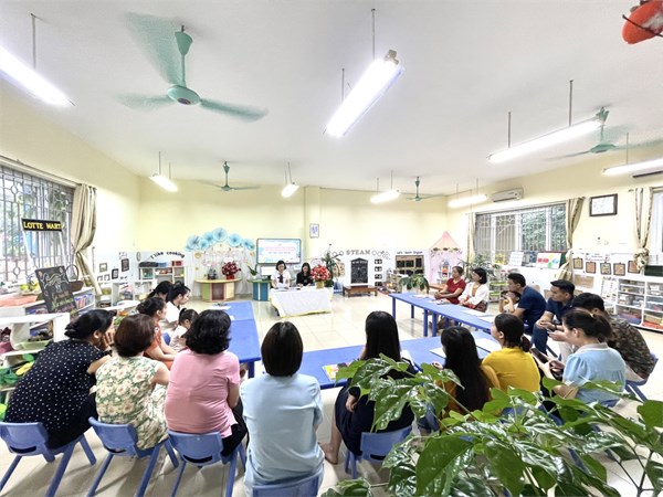 Họp phụ huynh học sinh toàn trường tổng kết năm học 2023-2024 tại trường Mầm non Việt Hưng.