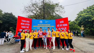 Trường Tiểu học Ái Mộ A hào hứng tham gia Giải chạy báo Hà Nội mới vì hòa bình lần thứ 49 do UBND phường Ngọc Lâm tổ chức.