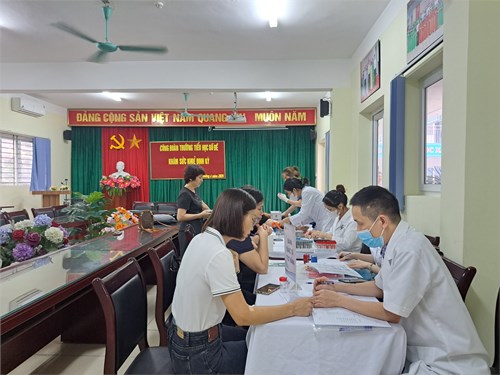 Công đoàn trường Tiểu học  Bồ Đề tổ chức khám sức khoẻ định kì cho đoàn viên, người lao động