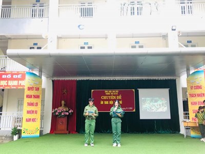 Trường THCS Bồ Đề tổ chức Chuyên đề “ Âm vang Điện Biên Phủ” kỉ niệm 70 năm chiến thắng Điện Biên Phủ