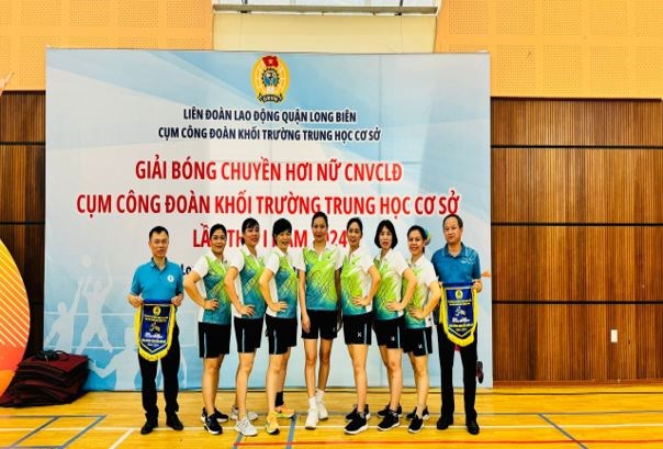 Công đoàn THCS Gia Thụy tham gia thi đấu Bóng chuyền hơi nữ 2024
