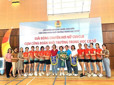 Chúc mừng đội bóng chuyền hơi nữ trường THCS Lê Quý - Phúc Lợi đạt giải ba cấp