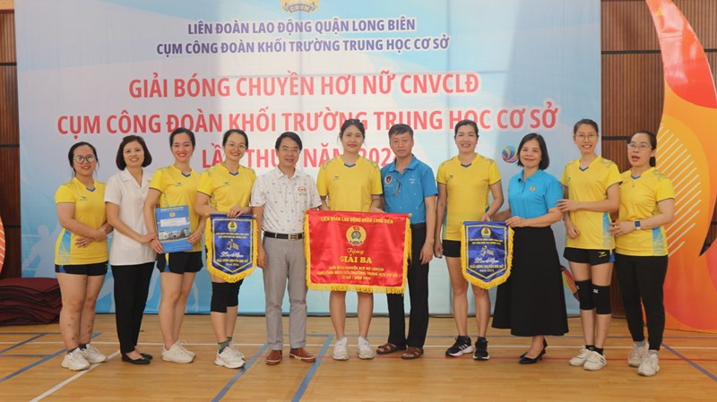 Trường THCS Lý Thường Kiệt tham gia giải bóng chuyền Cấp Cụm