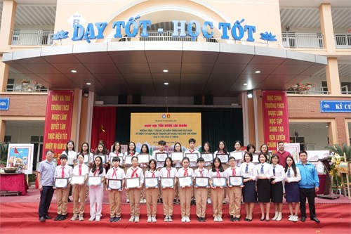 Trường THCS Ngọc Lâm tổ chức chương trình kỉ niệm 93 năm ngày thành lập Đoàn TNCS Hồ Chí Minh (26/3/1931- 26/3/2023) và Kỉ niệm 70 năm chiến thắng lịch sử Điện Biên Phủ (1954-2024)