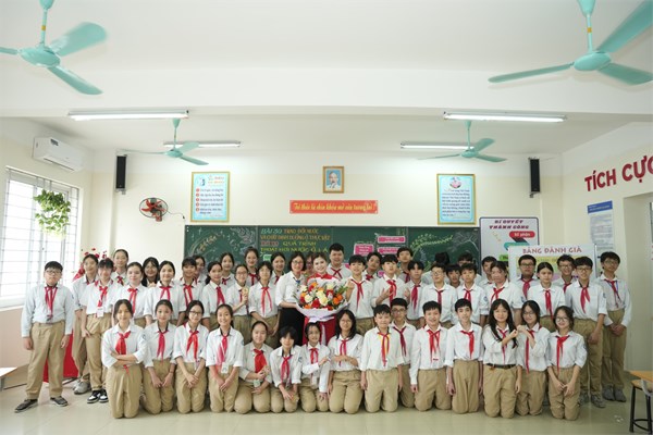 Cô giáo Phạm Huyền Trang, giáo viên tổ KHTN hoàn thành xuất sắc tiết thi giáo viên dạy giỏi cấp Quận môn khoa học tự nhiên - Năm học 2023-2024
