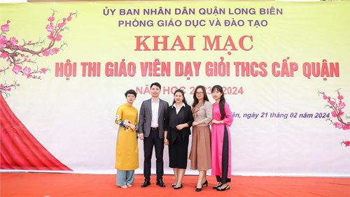 Giáo viên trường THCS Nguyễn Bỉnh Khiêm tham gia khai mạc Hội thi giáo viên giỏi cấp Quận năm học 2023 - 2024