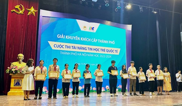 Thầy và trò trường THCS Nguyễn Bỉnh Khiêm dự lễ tổng kết và trao giải cuộc thi tài năng tin học trẻ Quốc tế 2023-2024