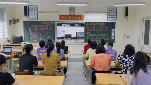 Trường THCS Nguyễn Bỉnh Khiêm tham dự tập huấn SGK lớp 9 theo chương trình GDPT 2018.