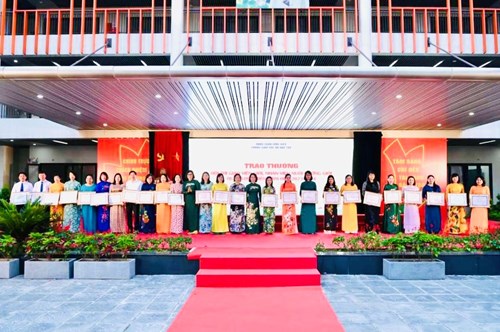 Trường THCS Việt Hưng Hội nghị tổng kết giáo viên giỏi năm học 2023-2024