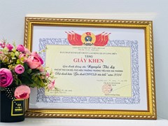 Đồng chí Nguyễn Thị Ly đạt danh hiệu Gia đình VCLĐ tiêu biểu quận Long Biên
