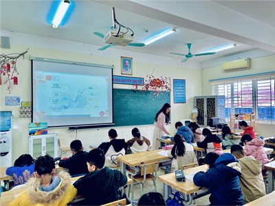 Trường Tiểu học Ngọc Thụy đảm bảo tốt nhất các điều kiện học tập và sinh hoạt tại trường cho các em học sinh trong những ngày học thời tiết rét đậm, rét hại.