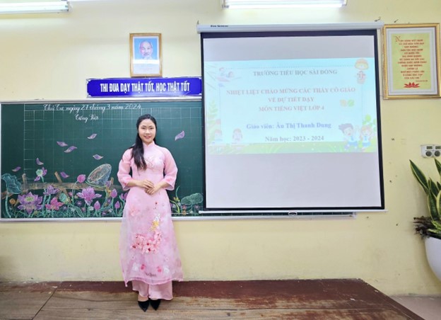 Hào hứng với tiết dự thi giáo viên dạy giỏi cấp Quận môn Tiếng Việt của cô giáo Âu Thị Thanh Dung