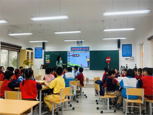 Đổi mới các hình thức tổ chức dạy học trong tiết Công nghệ tại trường Tiểu học Thạch Bàn A
