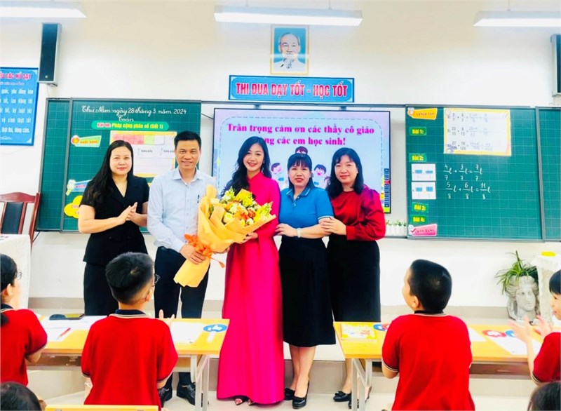 Chúc mừng cô giáo Trịnh Thu Trang GVCN lớp 4A1 trường Tiểu học Thạch Bàn A đã hoàn thành tiết thi giáo viên dạy giỏi cấp quận năm học 2023-2024