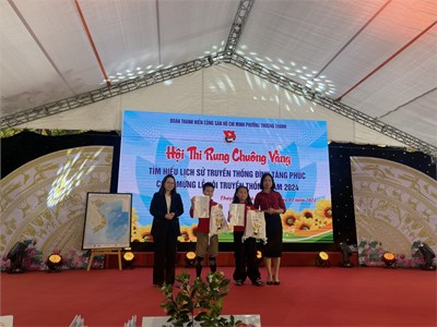 Học sinh trường Tiểu học Thượng Thanh đã tham gia Hội thi Rung chuông vàng tại lễ hội Đình Tăng Phúc