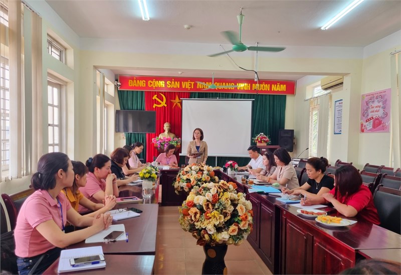 Trường Tiểu học Thượng Thanh đón đoàn kiểm tra chuyên môn của Phòng Giáo dục và Đào tạo quận Long Biên