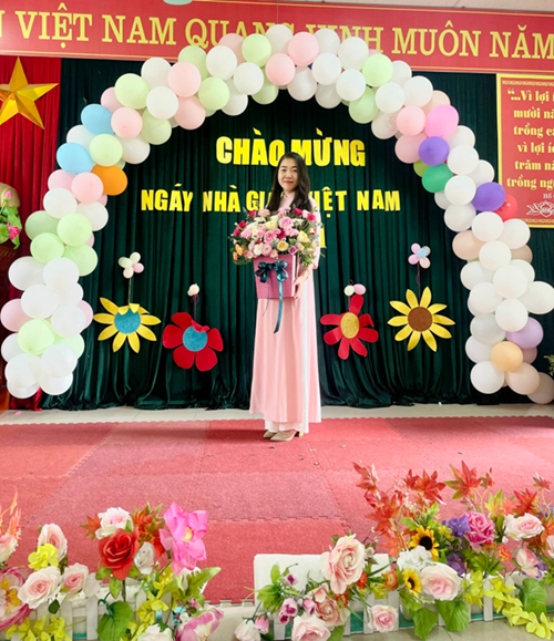 Cô giáo Đặng Phương Nhung - GƯƠNG ĐIỂN HÌNH TIÊN TIẾN, NGƯỜI TỐT, VIỆC TỐT NĂM 2023 
