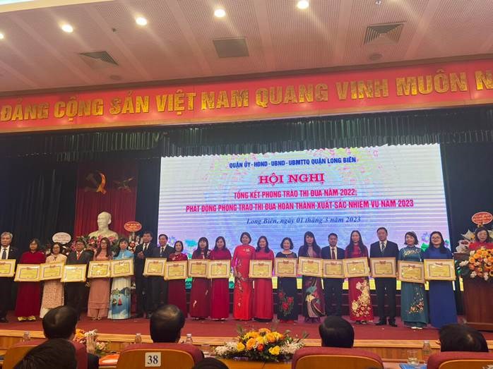 Trường mầm non Ánh Sao đón nhận giấy khen đạt danh hiệu  Cơ quan, Đơn vị, doanh nghiệp đạt chuẩn văn hóa tiêu biểu   năm 2022