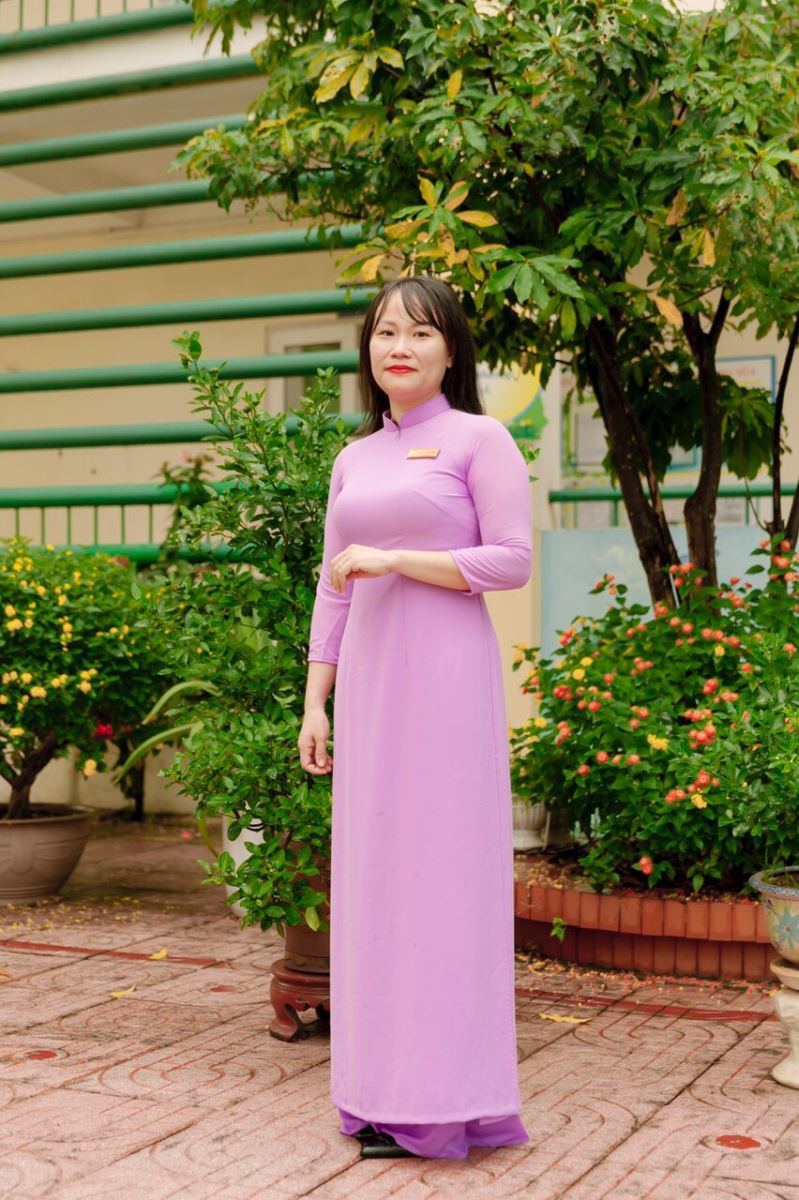 Cô giáo Nguyễn Thị Hồng Nhung