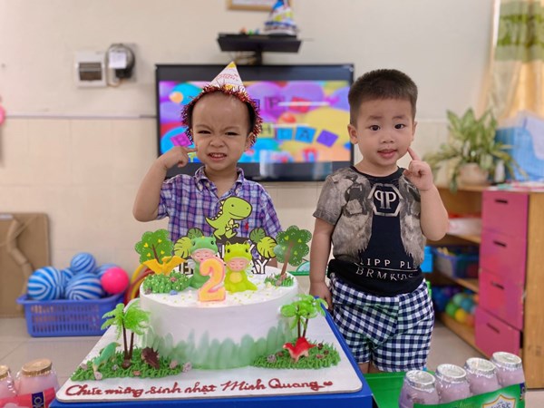 Happy Birthday Minh Quang lớp D2