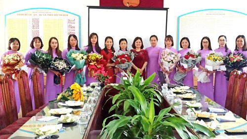 Kỷ niệm 41 năm Ngày Nhà giáo Việt Nam (20/11/1982 - 20/11/2023) và 20 năm ngày thành lập LĐLĐ quận Long Biên của tập thể CB-GV-NV trường Mầm non Ánh Sao